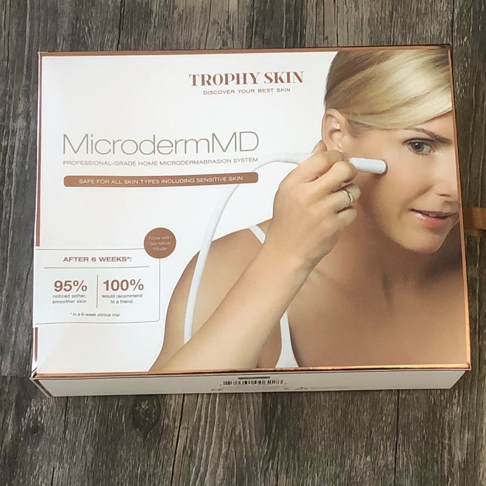 Trophy Skin MicrodermMD Microdermabrasion System - White/Rose Gold